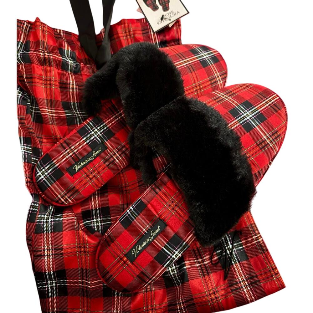 Victoria’s Secret Plaid Slippers, size Large 9/10